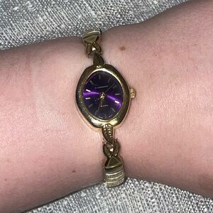 VINTAGE Claremont women’s watch. Stretchy band. Stainless steel